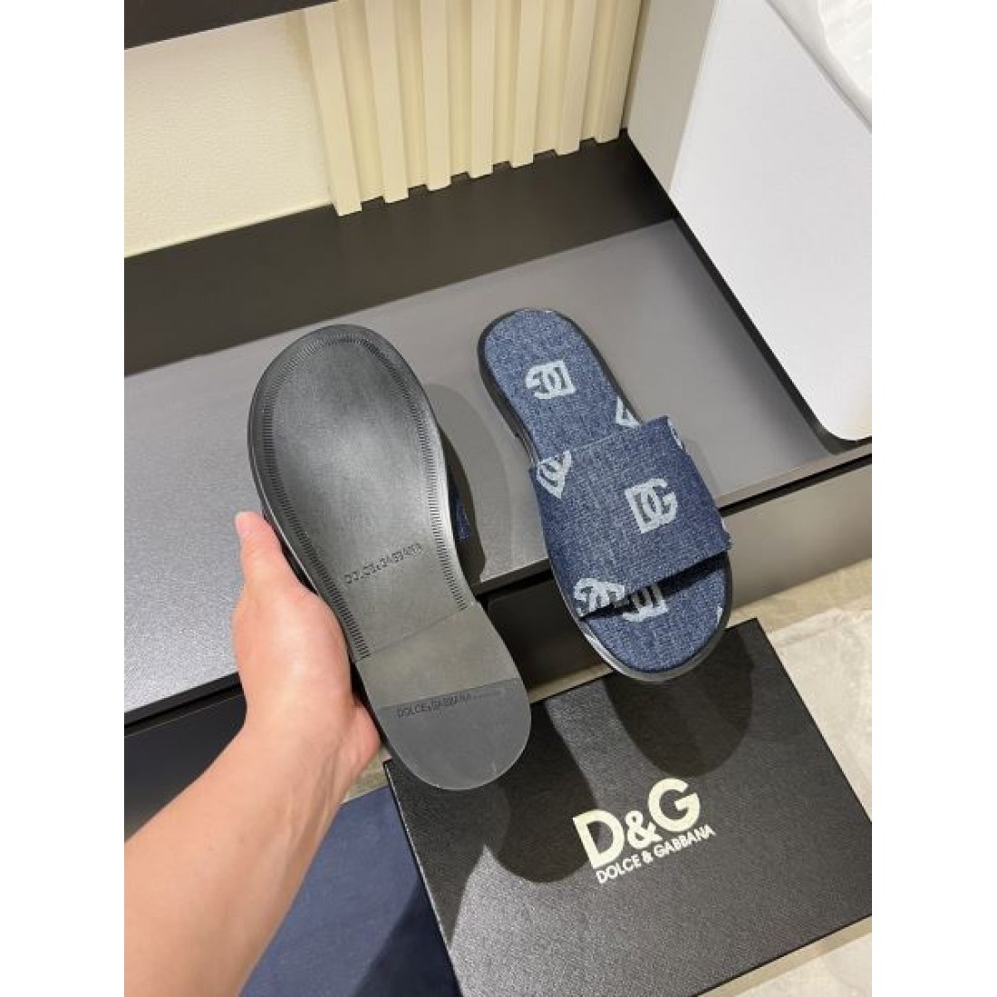 爽やかな印象が魅力のドルチェ＆ガッバーナ コピー サンダル DOLCE＆GABBANA