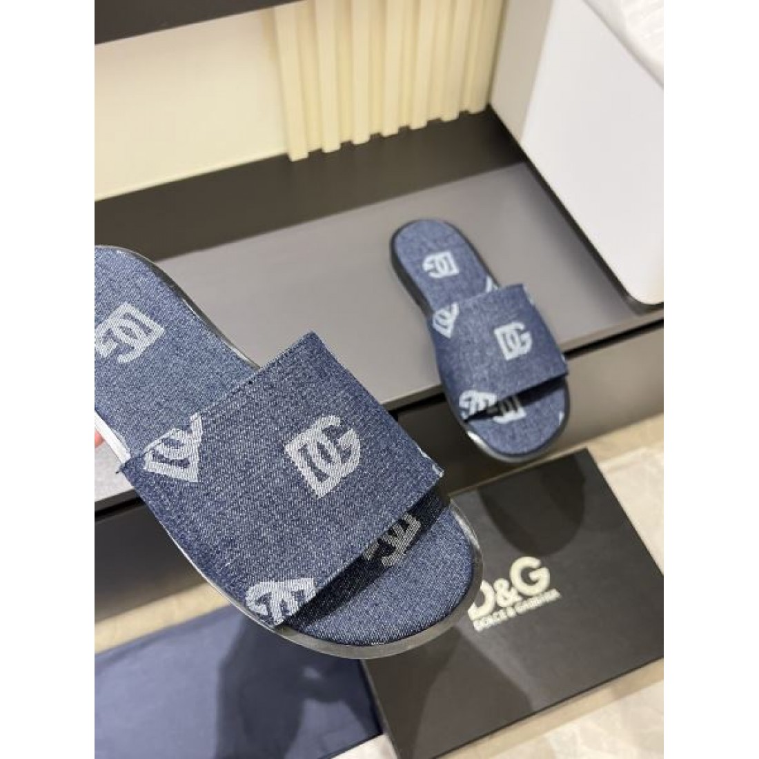 爽やかな印象が魅力のドルチェ＆ガッバーナ コピー サンダル DOLCE＆GABBANA