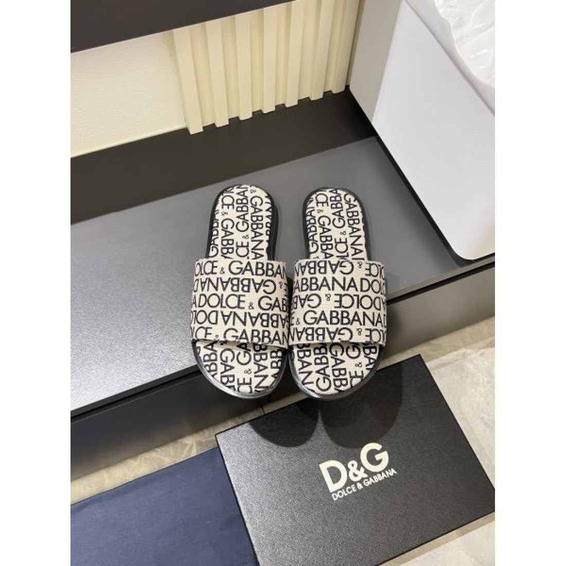 DOLCE＆GABBANA ドルチェ＆ガッバーナ コピー サンダルトレンド感あふれる