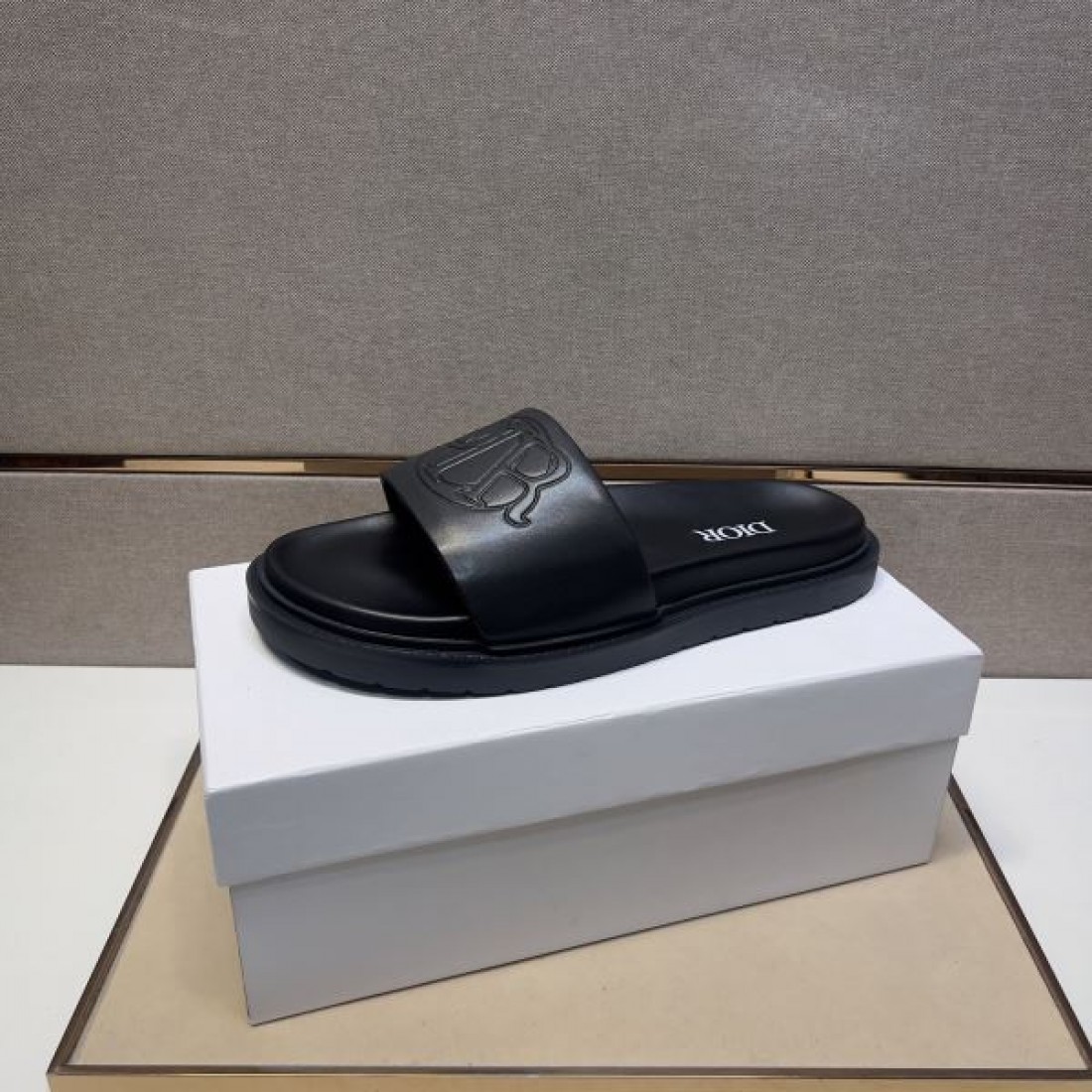 今季イチオシ DIOR ディオール コピー サンダル 季節感たっぷり