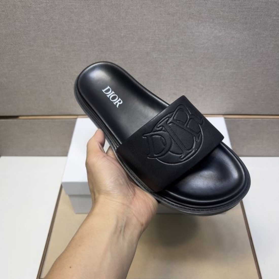 今季イチオシ DIOR ディオール コピー サンダル 季節感たっぷり