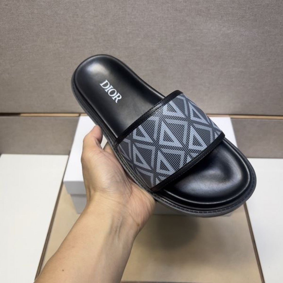大人可愛い DIOR ディオール コピー サンダル 海外セレブ風コーデ