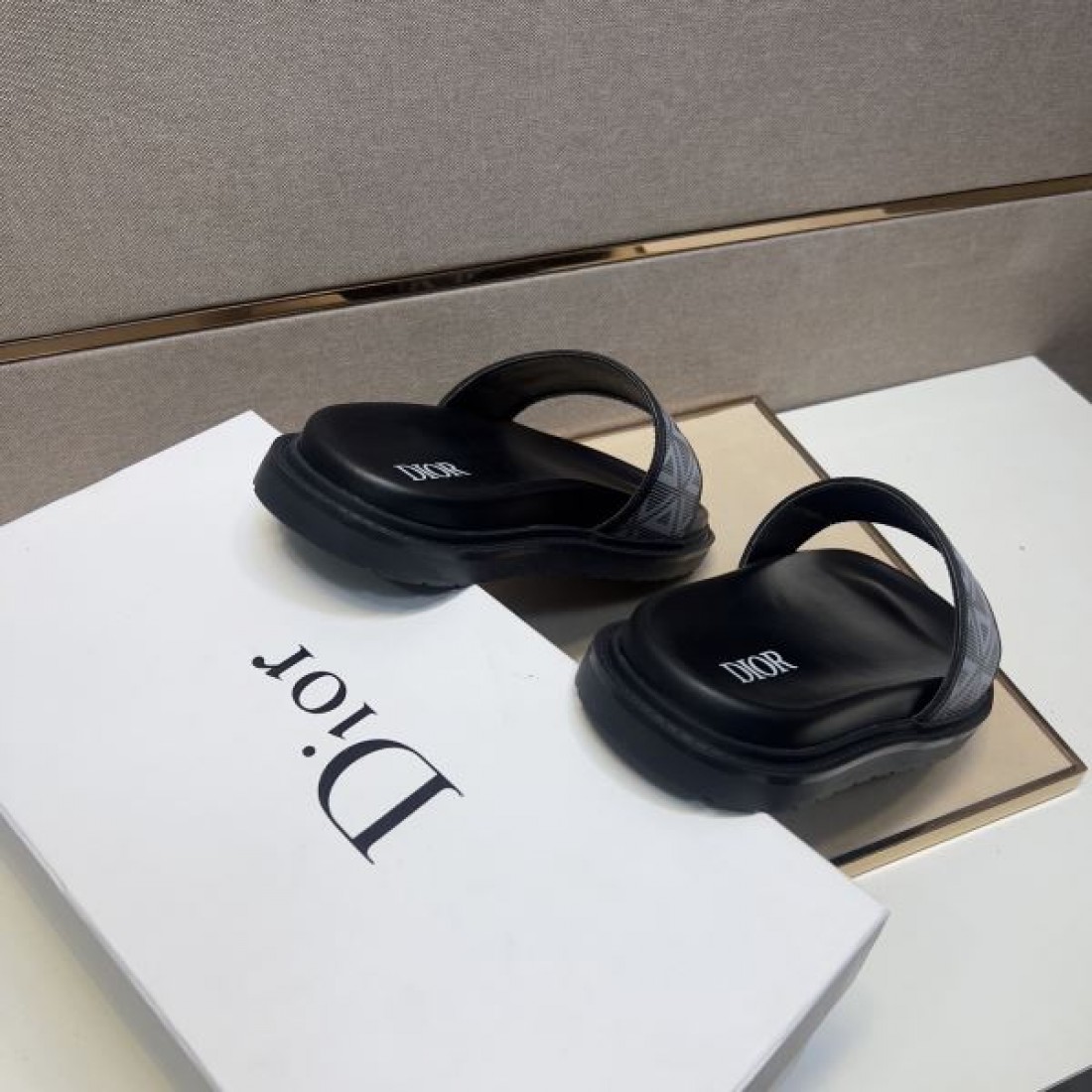 大人可愛い DIOR ディオール コピー サンダル 海外セレブ風コーデ