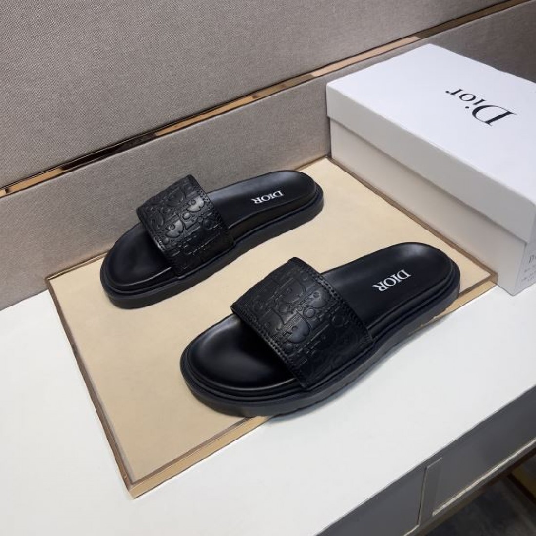 シンプルでエレガントな DIOR ディオール スーパーコピー サンダル