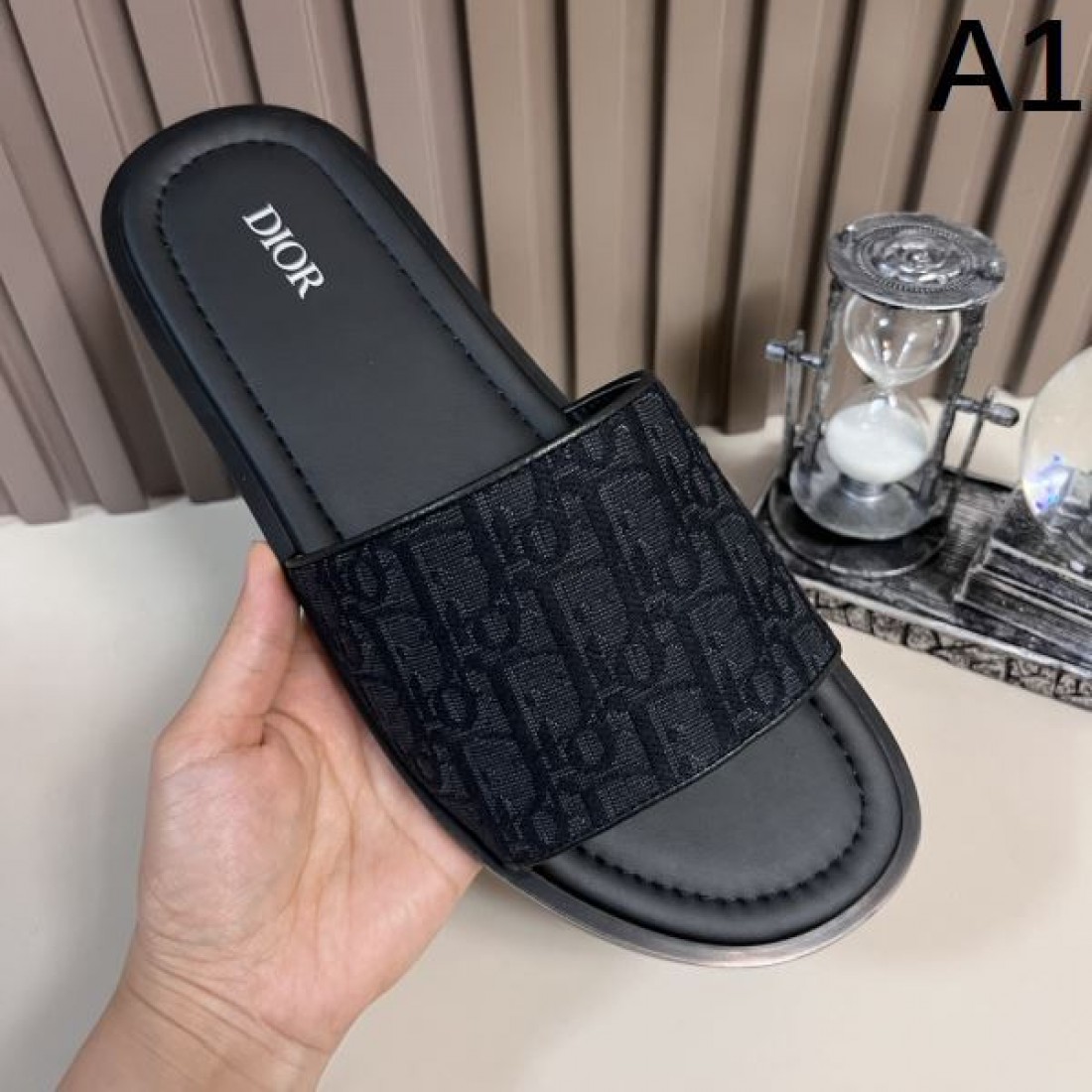 今季注目のDIOR ディオール コピー サンダル 軽やかで華やかなシルエット