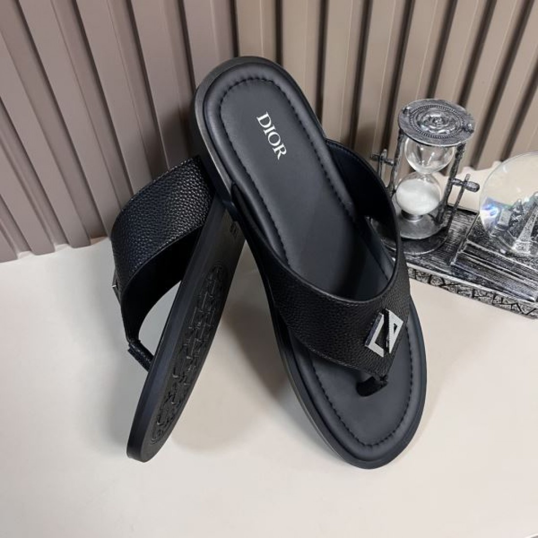  ムード漂う ディオール コピー サンダル 今っぽさをまとったDIOR