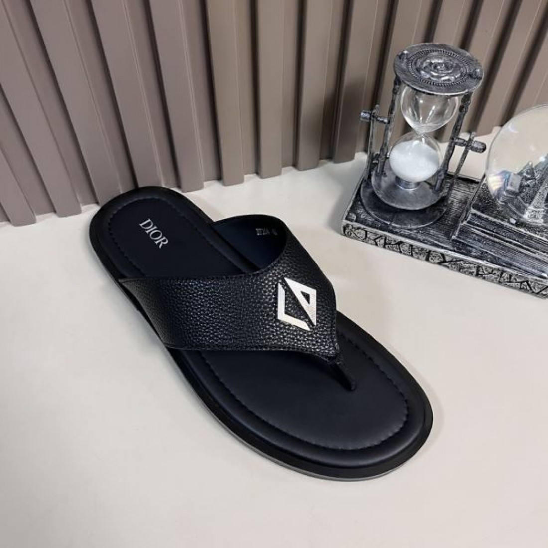  ムード漂う ディオール コピー サンダル 今っぽさをまとったDIOR