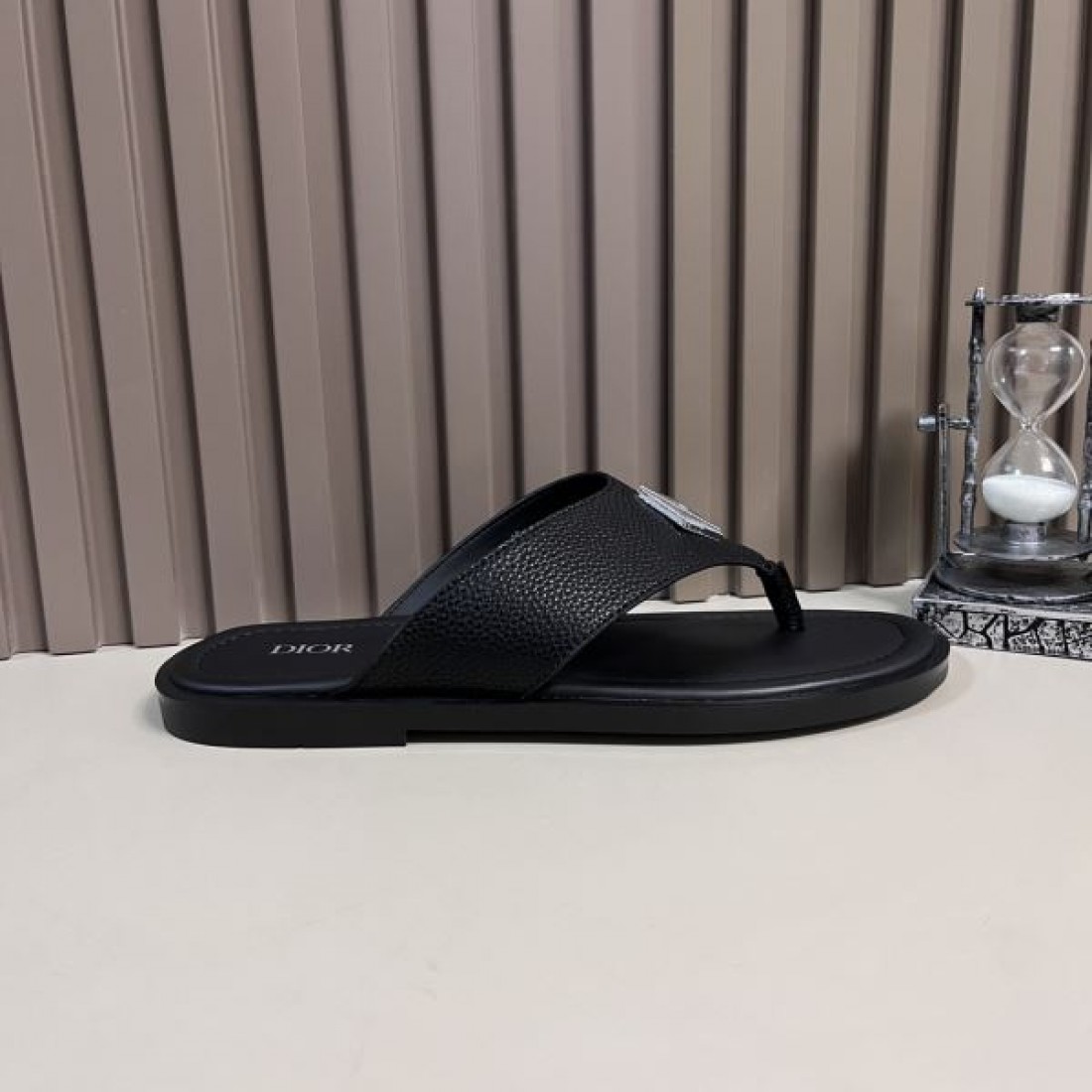  ムード漂う ディオール コピー サンダル 今っぽさをまとったDIOR
