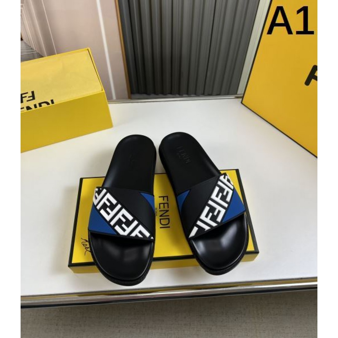 上品で洗練された FENDI フェンデイ スーパーコピー サンダル