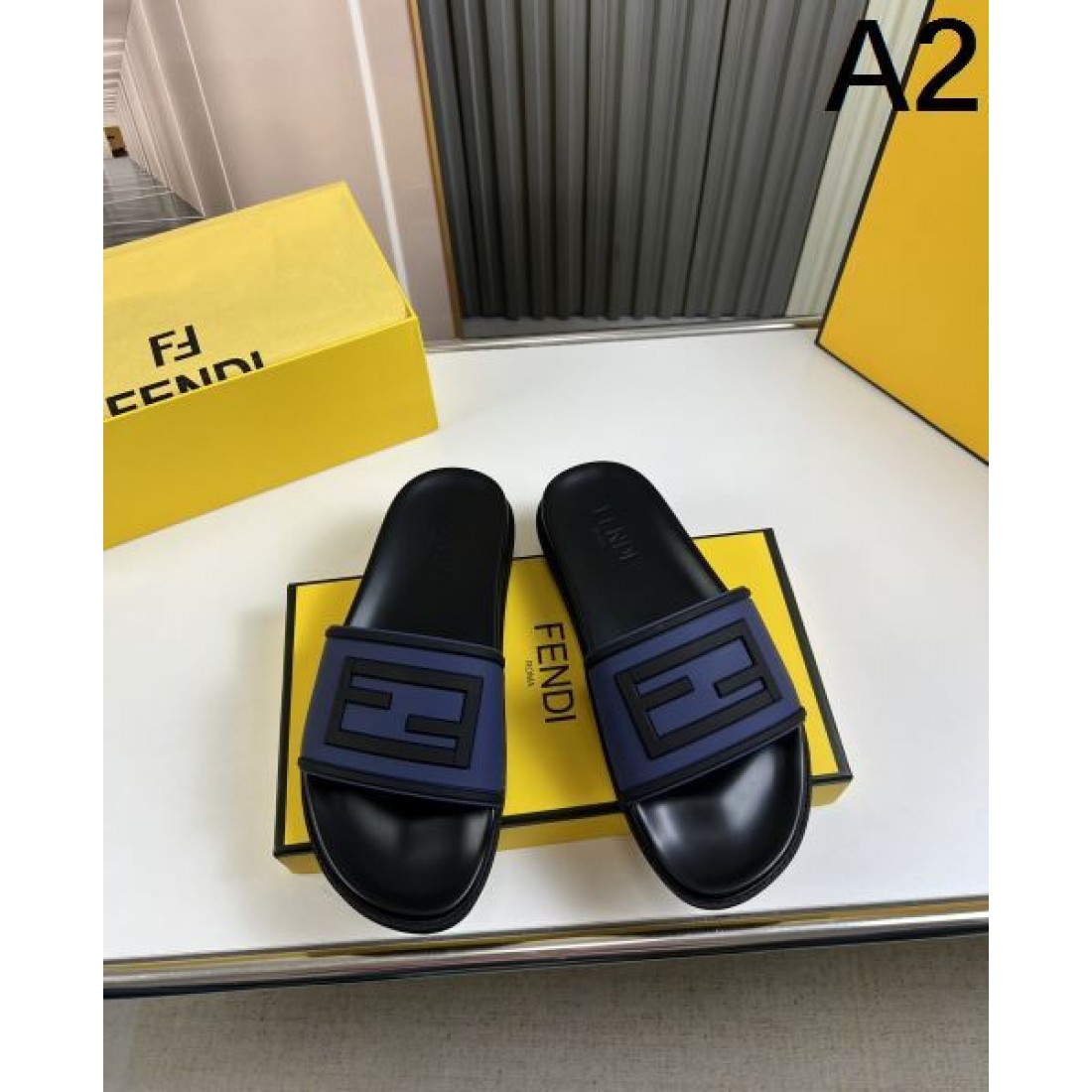 洗練された高級感あふれる FENDI フェンデイ スーパーコピー サンダル