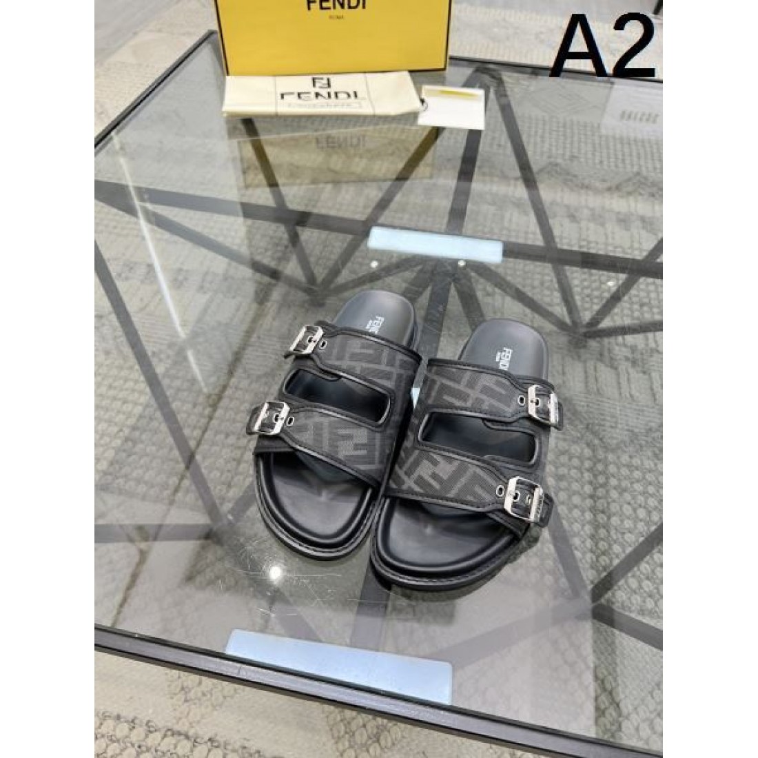爽やかで高級感あふれる フェンデイ コピー サンダル FENDI 今注目の逸品