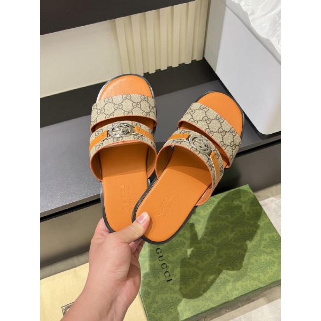 早い者勝ち GUCCI グッチ コピー メンズ用 サンダル 迷わずゲット