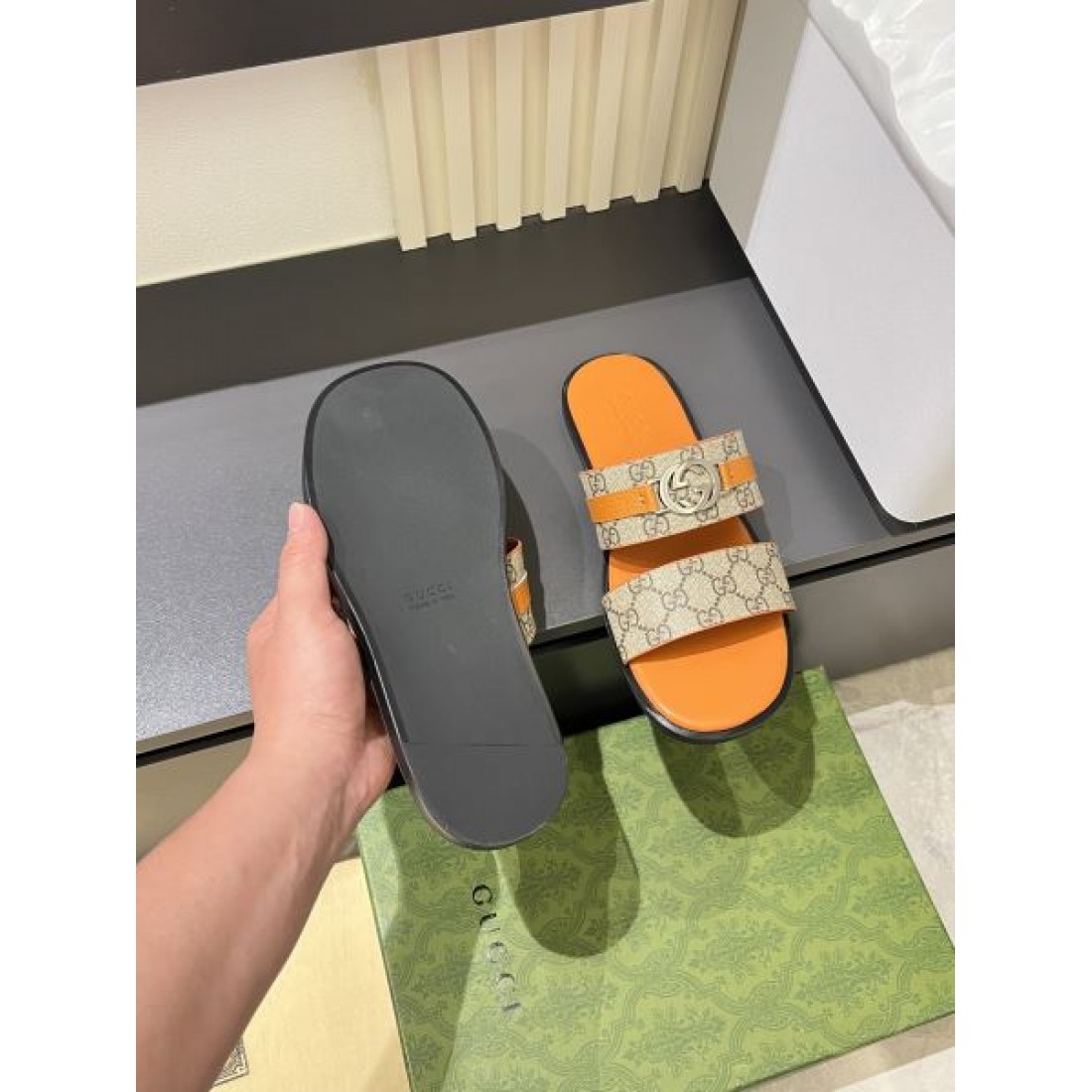 早い者勝ち GUCCI グッチ コピー メンズ用 サンダル 迷わずゲット