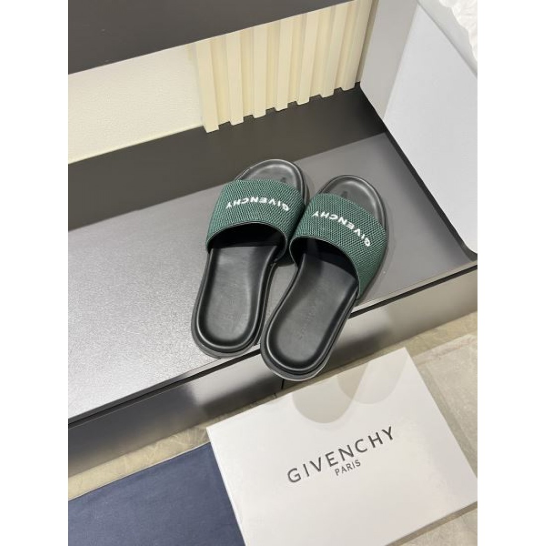 これは買い GIVENCHY ジバンシィ コピー メンズ用 サンダル お洒落さん必携