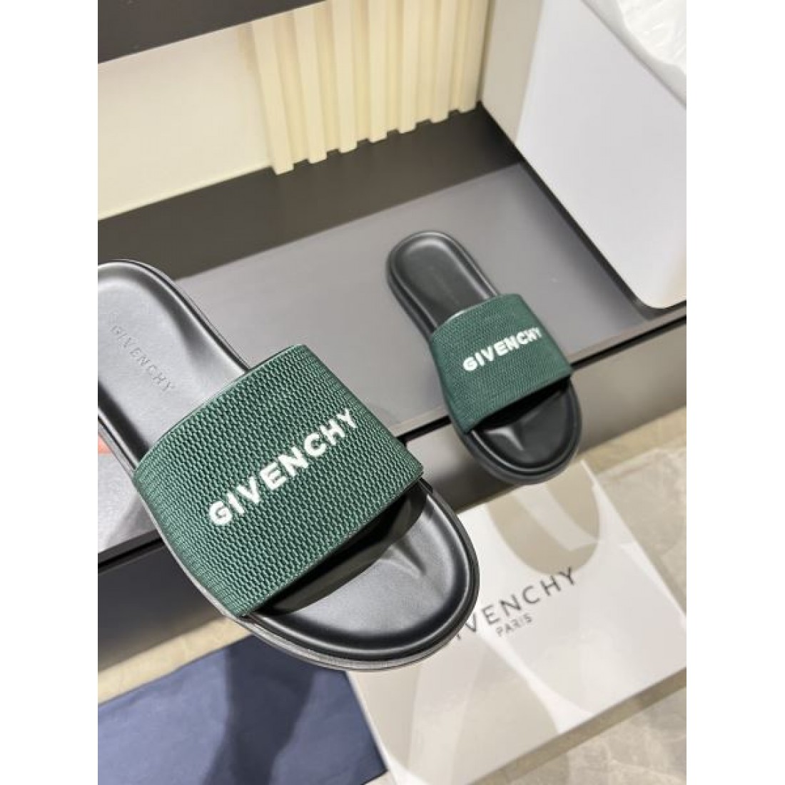 これは買い GIVENCHY ジバンシィ コピー メンズ用 サンダル お洒落さん必携
