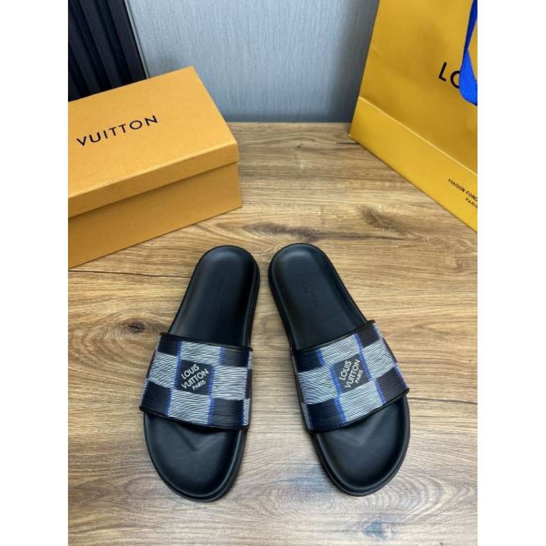 季節感と高級感 ルイヴィトン コピー サンダル LOUIS VUITTON 売れ筋モデル