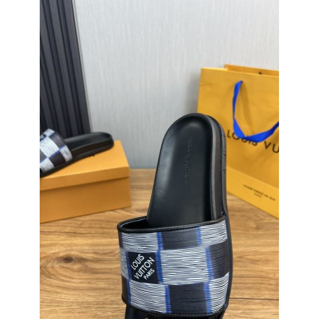 季節感と高級感 ルイヴィトン コピー サンダル LOUIS VUITTON 売れ筋モデル