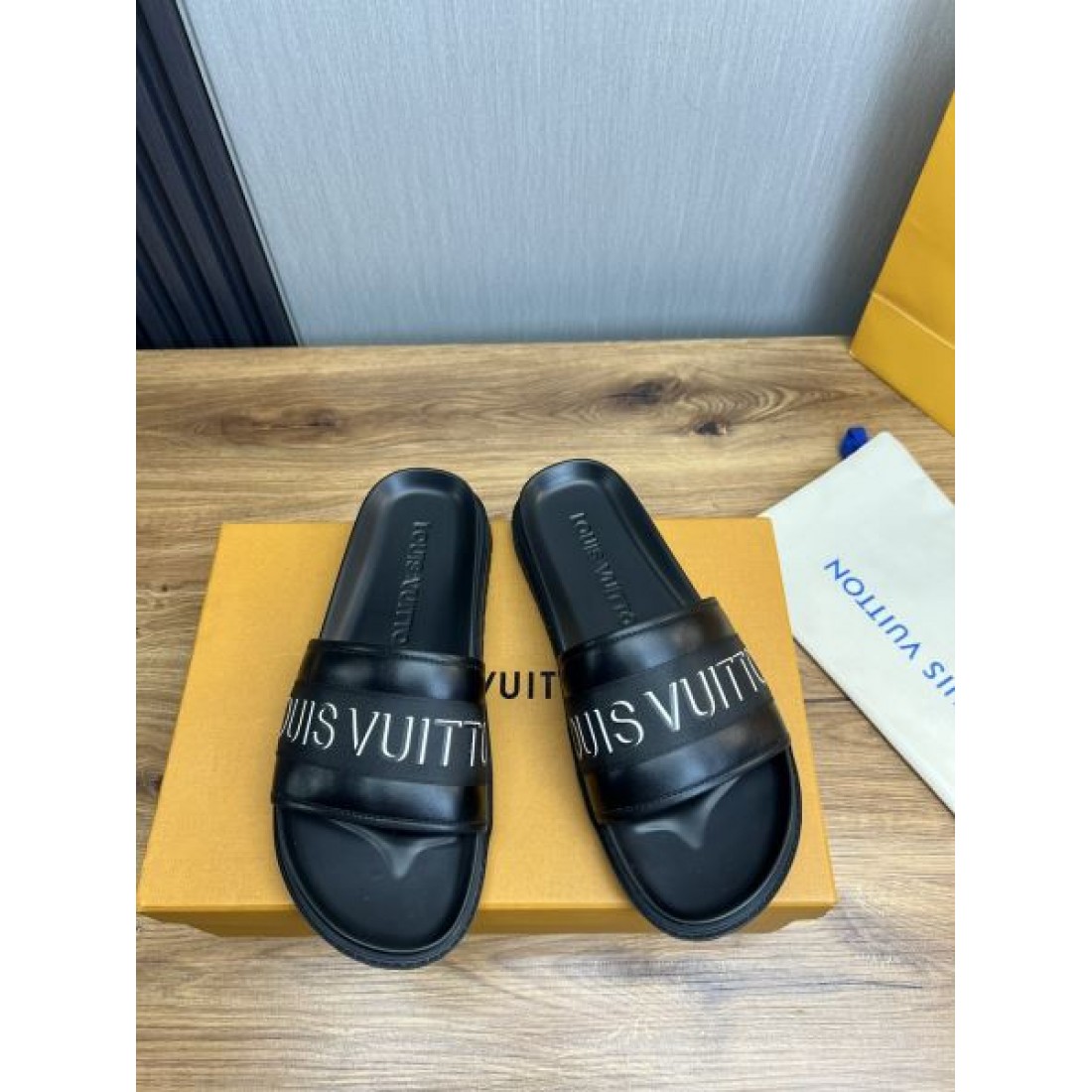 LOUIS VUITTON 夏らしく上品な ルイヴィトン コピー サンダル 人気爆発中