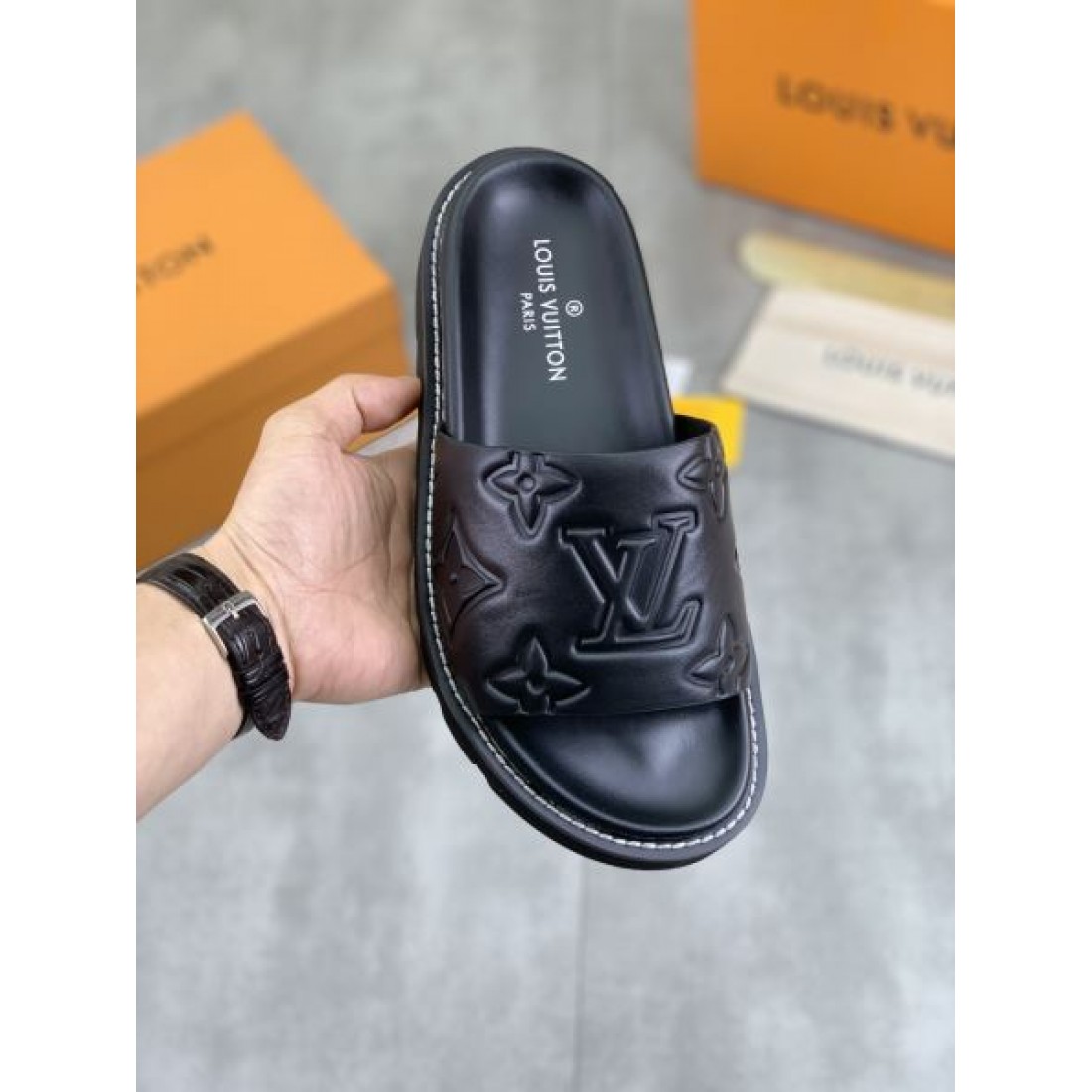 爽やかで軽快な ルイヴィトン コピー サンダル LOUIS VUITTON 絶対欲しい