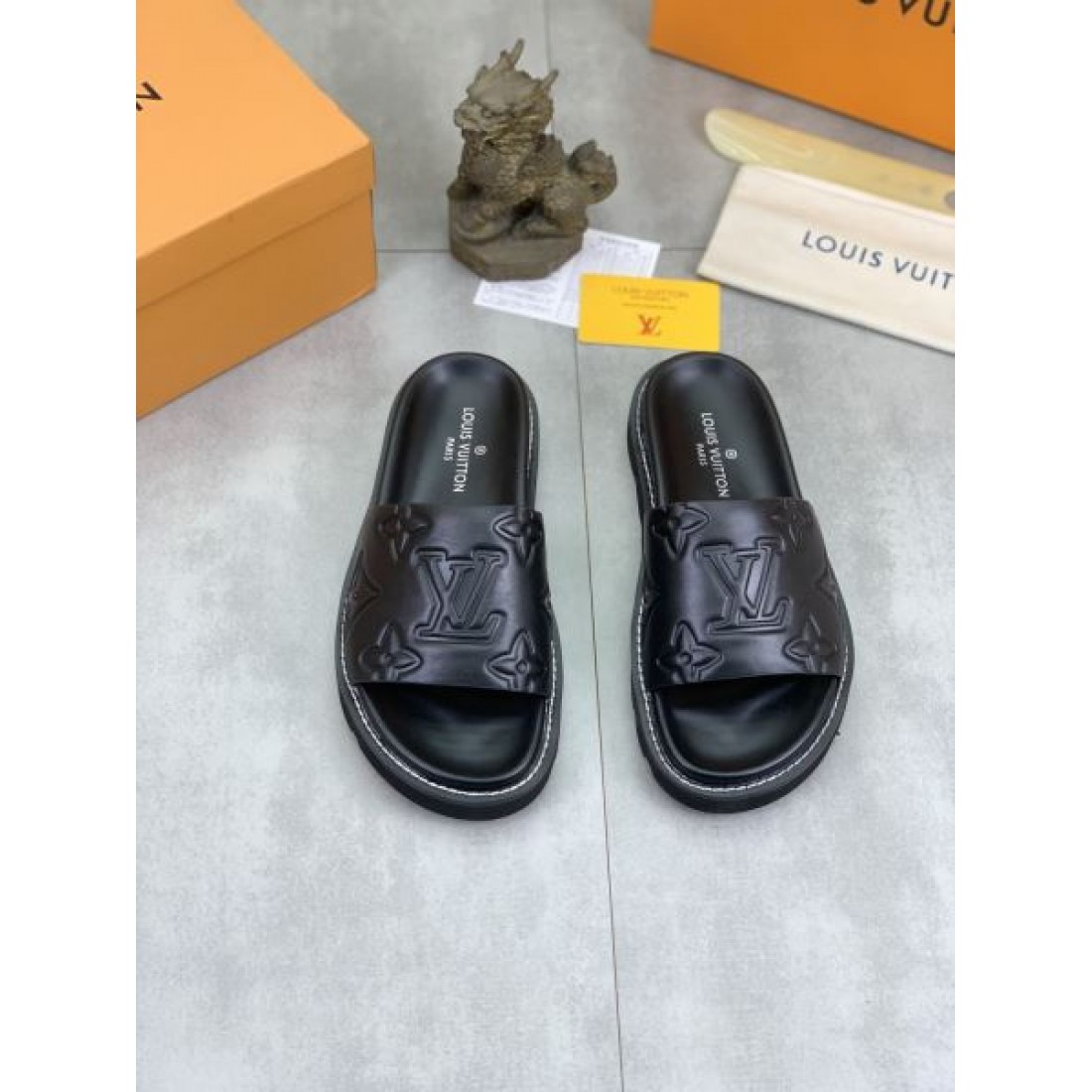 爽やかで軽快な ルイヴィトン コピー サンダル LOUIS VUITTON 絶対欲しい