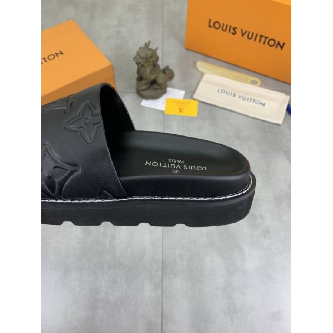 爽やかで軽快な ルイヴィトン コピー サンダル LOUIS VUITTON 絶対欲しい