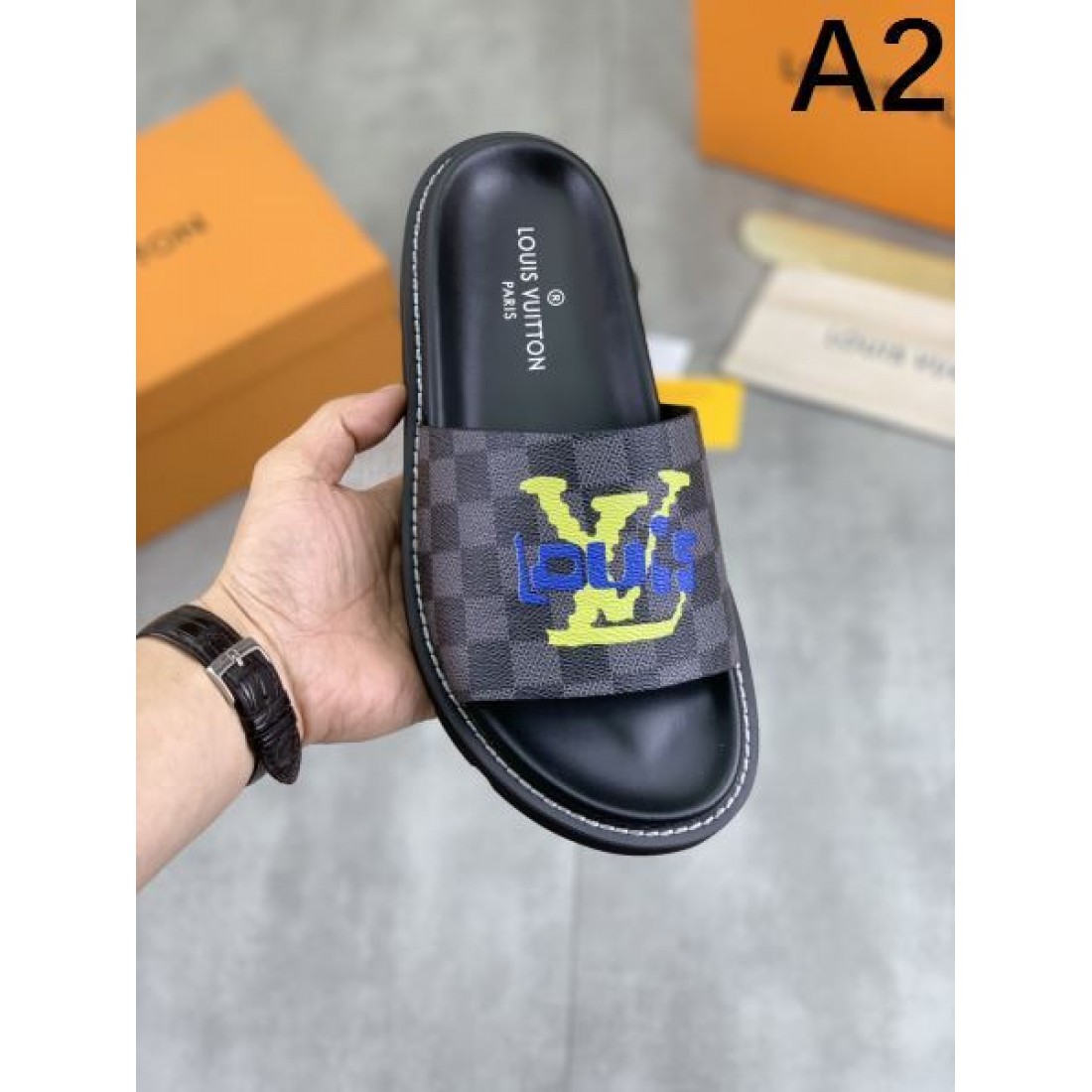 スタイリッシュな LOUIS VUITTON ルイヴィトン コピー サンダル 売れ筋