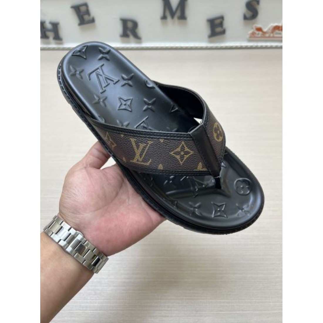 人気沸騰中！おしゃれ新品 LOUIS VUITTON ルイヴィトン コピー メンズ用 サンダル 大人可愛い