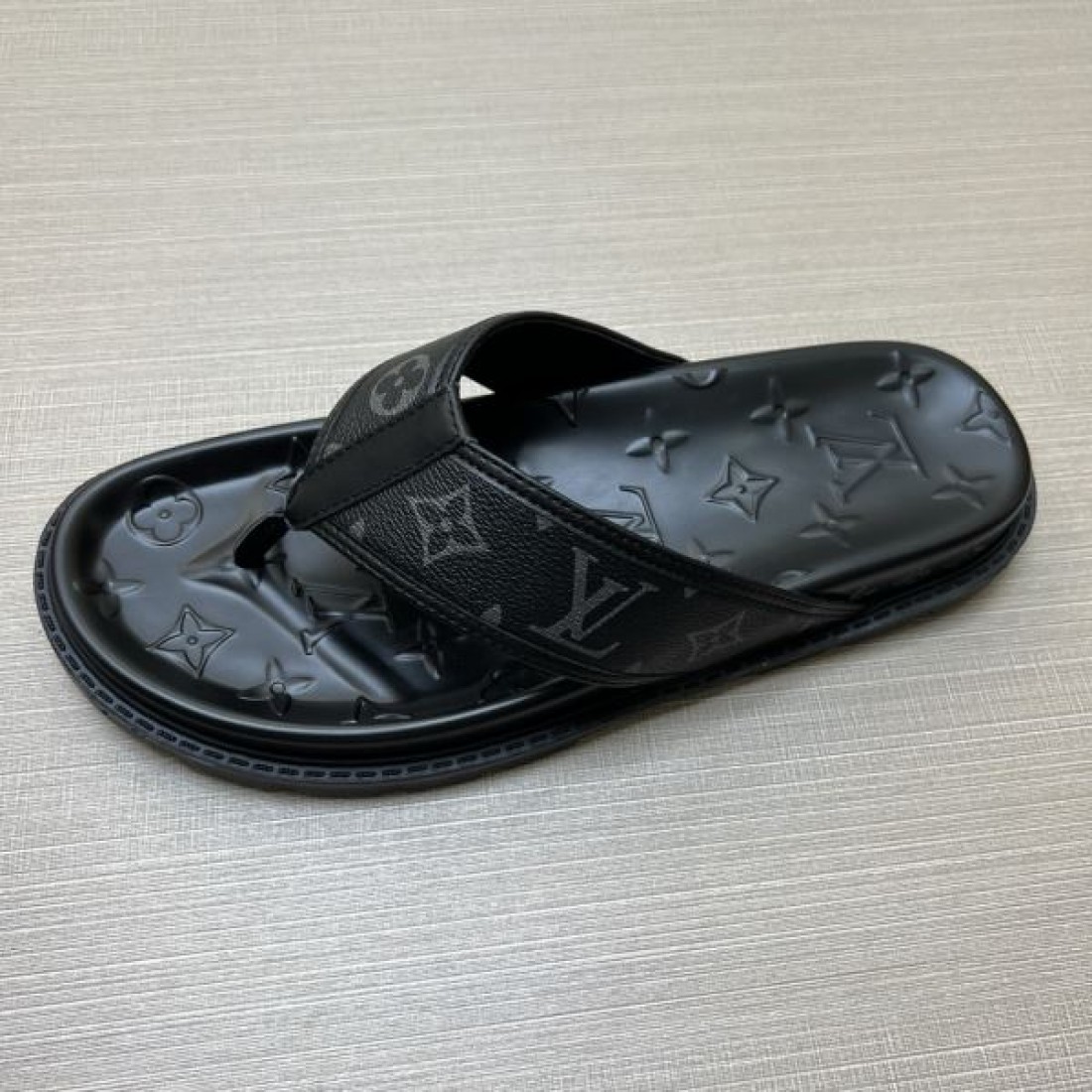 期間限定 LOUIS VUITTON ルイヴィトン コピー メンズ用 サンダル シーズンの流行にチェック