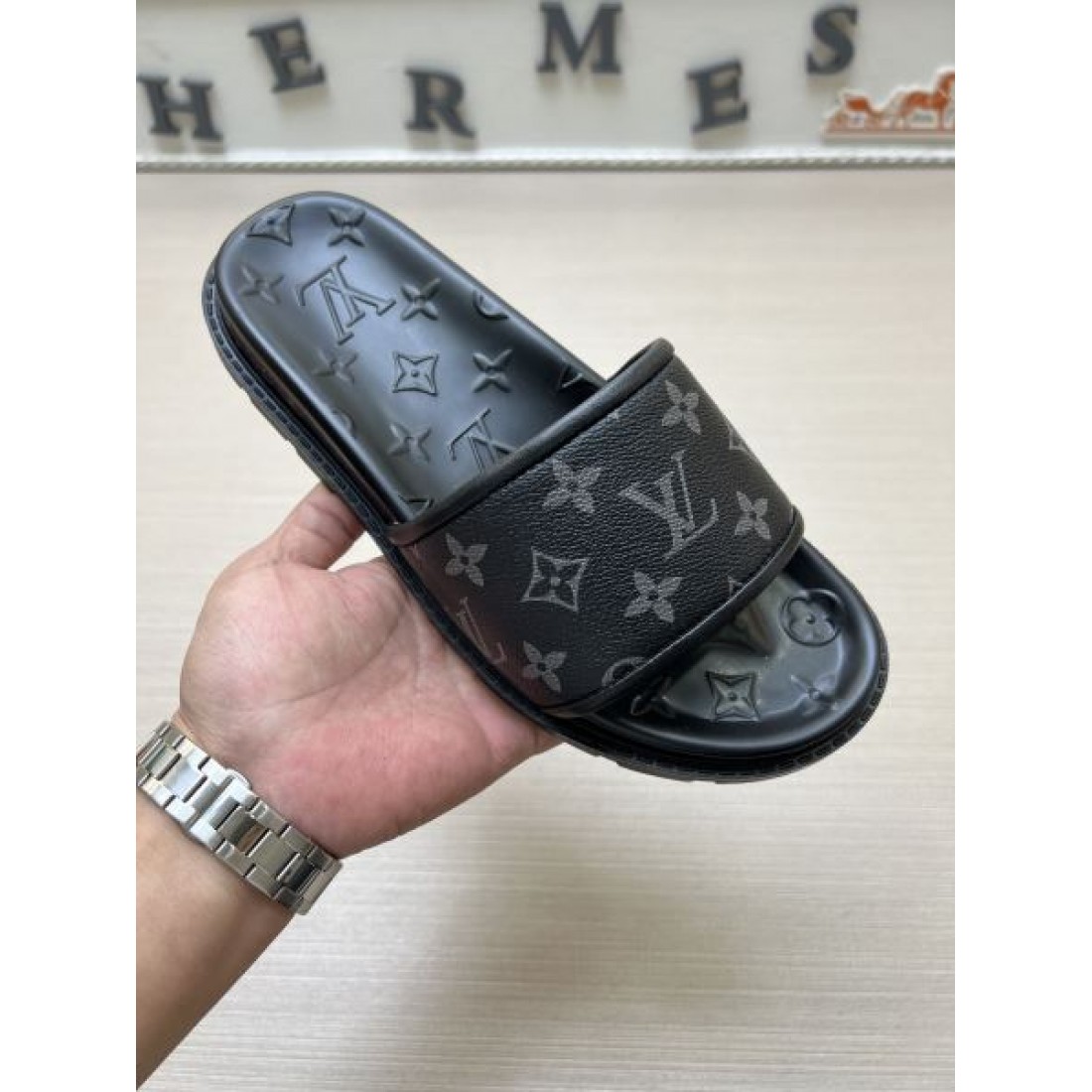自分へのご褒美に LOUIS VUITTON ルイヴィトン コピー メンズ用 サンダル ギフトにも最適