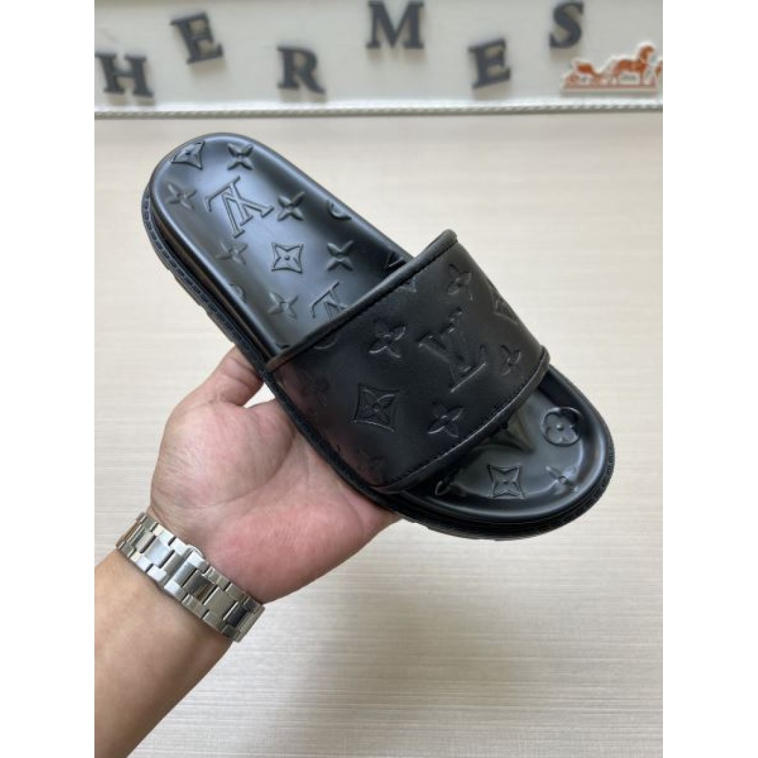 快適でスタイリッシュな LOUIS VUITTON ルイヴィトン コピー サンダル