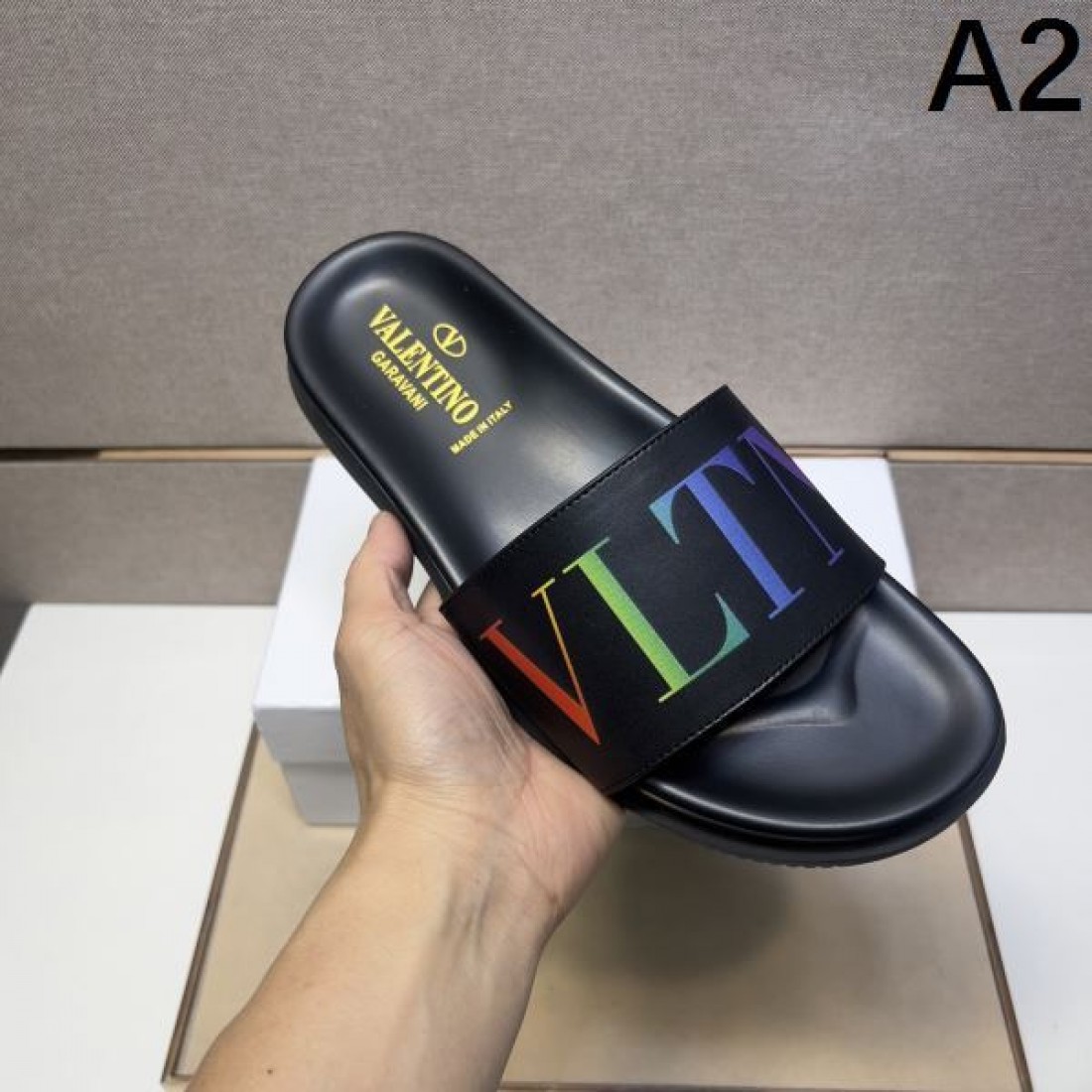  VALENTINO 存在感と洗練 ヴァレンティノ コピー サンダル 今季マストバイ
