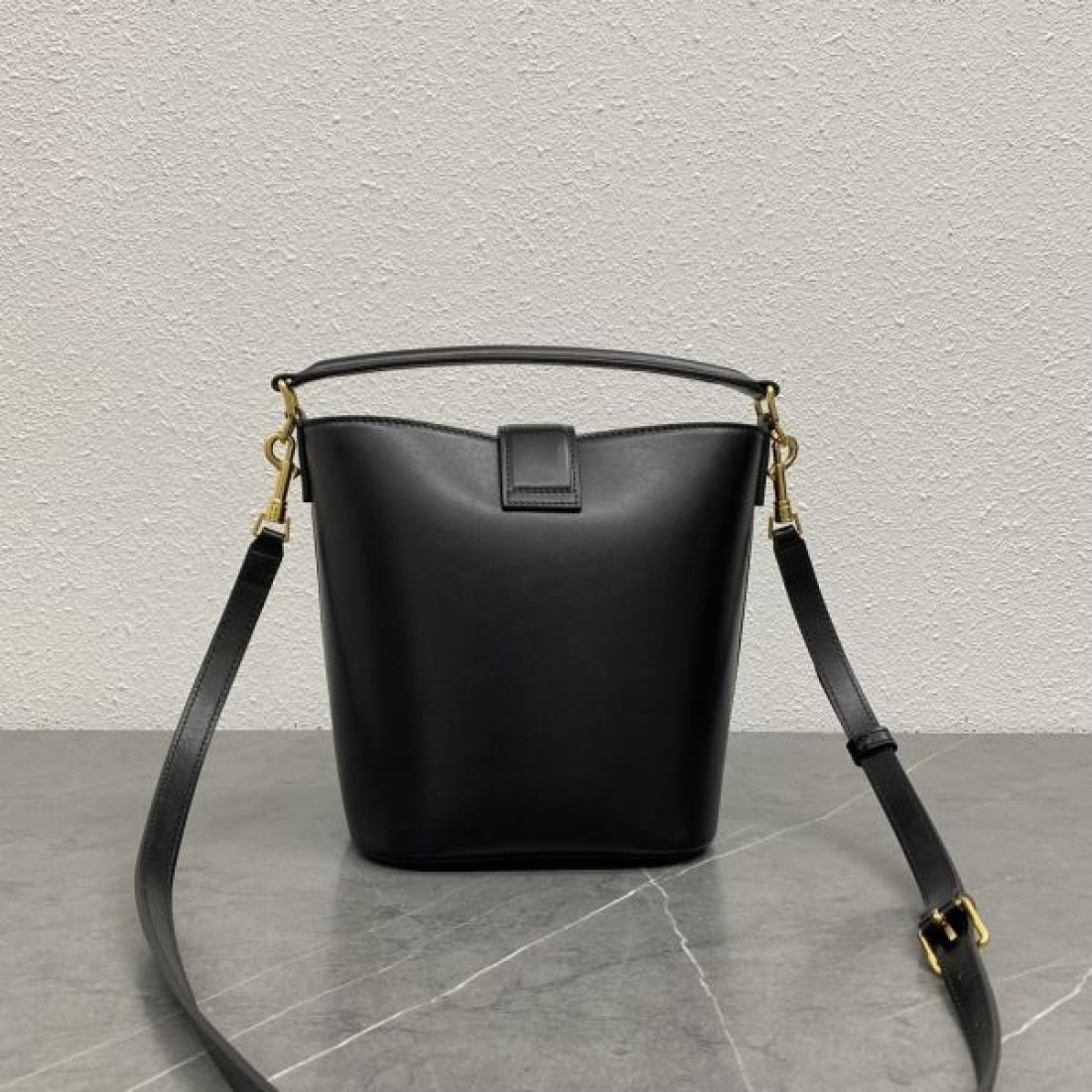CELINE スーパーコピー トートバッグ ロゴ ファッションの最先端 セリーヌ