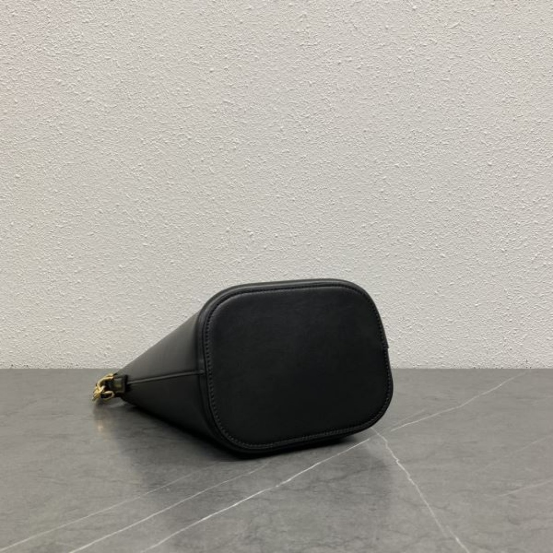 CELINE スーパーコピー トートバッグ ロゴ ファッションの最先端 セリーヌ