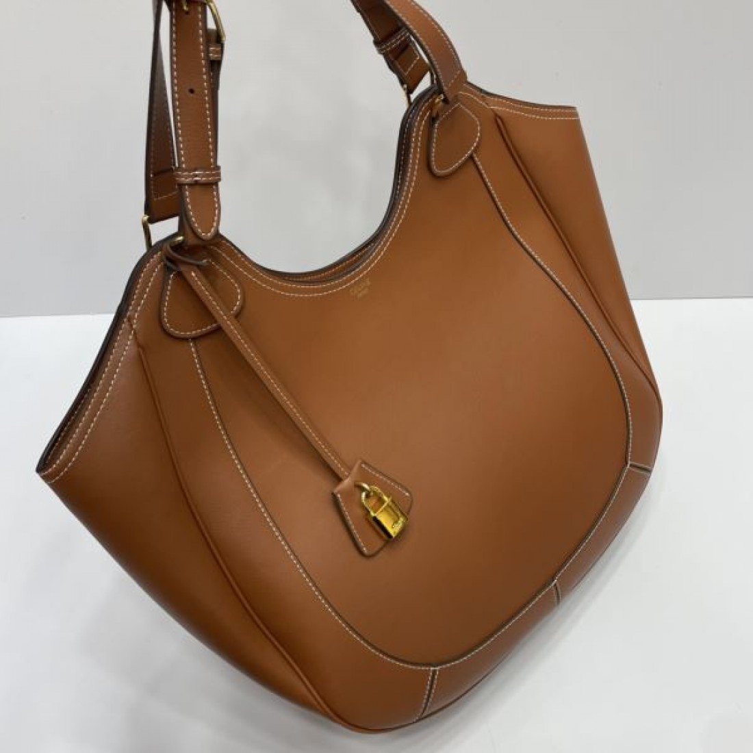 CELINE スーパーコピー トートバッグ ロゴ おしゃれ上級者を目指す セリーヌ