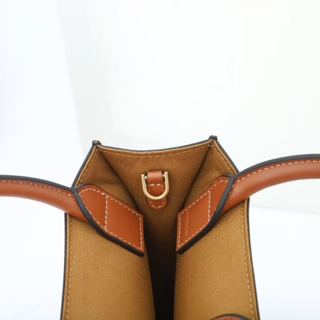 CELINE セリーヌ コピー トートバッグ シンプルで魅力的な存在感