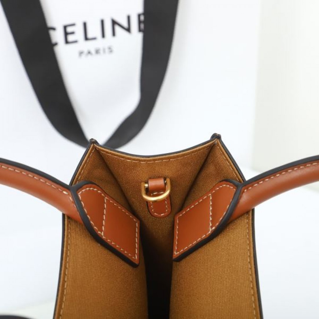 デザイン性抜群 CELINE セリーヌ コピー トートバッグ 美シルエット実現