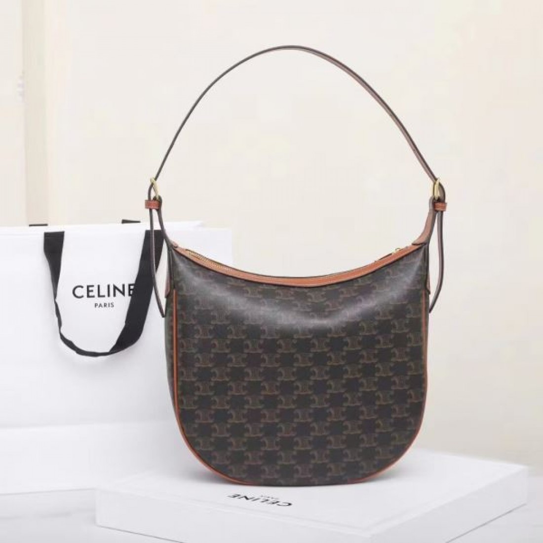 着回し力抜群 CELINE セリーヌ コピー トートバッグ 売り切れ必至