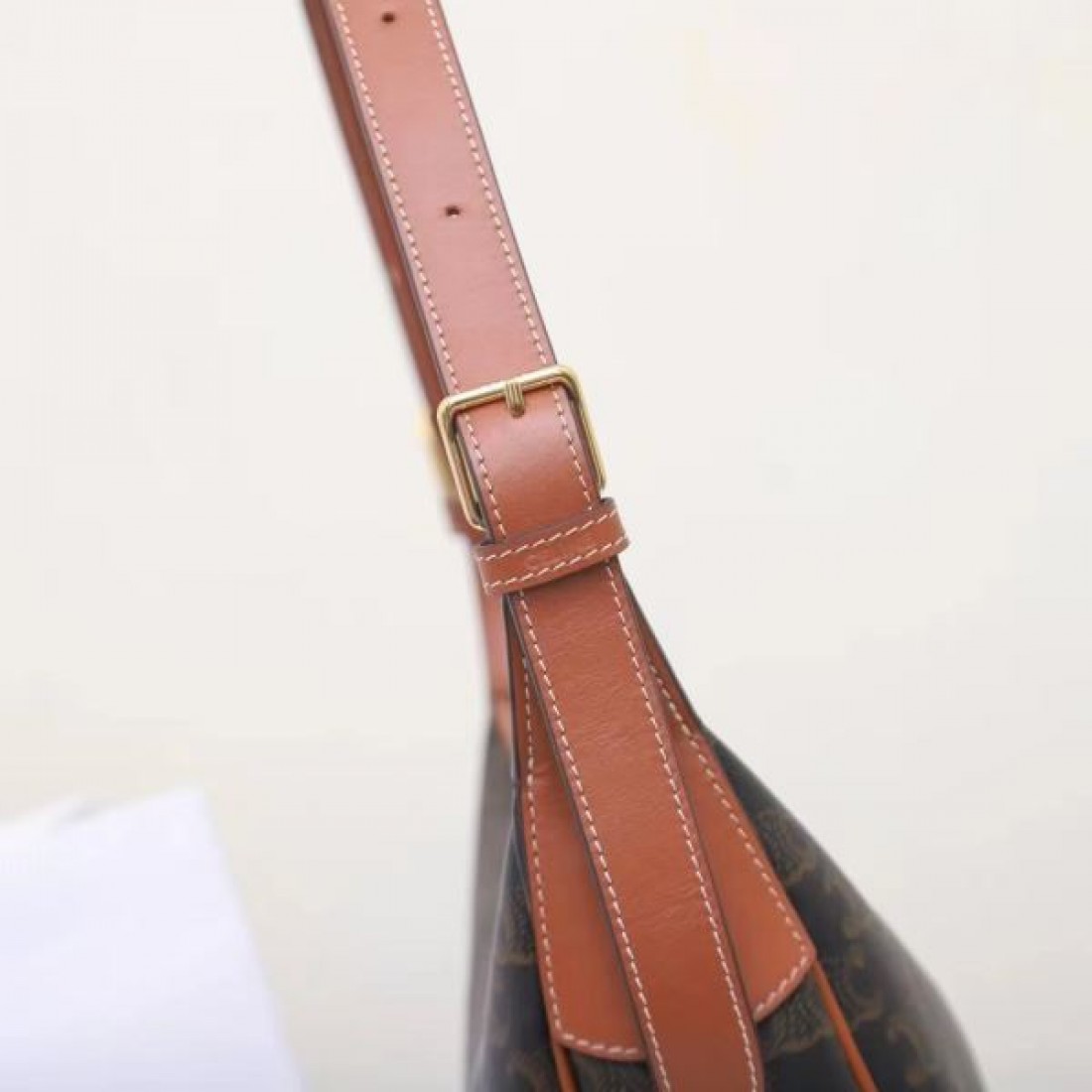 着回し力抜群 CELINE セリーヌ コピー トートバッグ 売り切れ必至