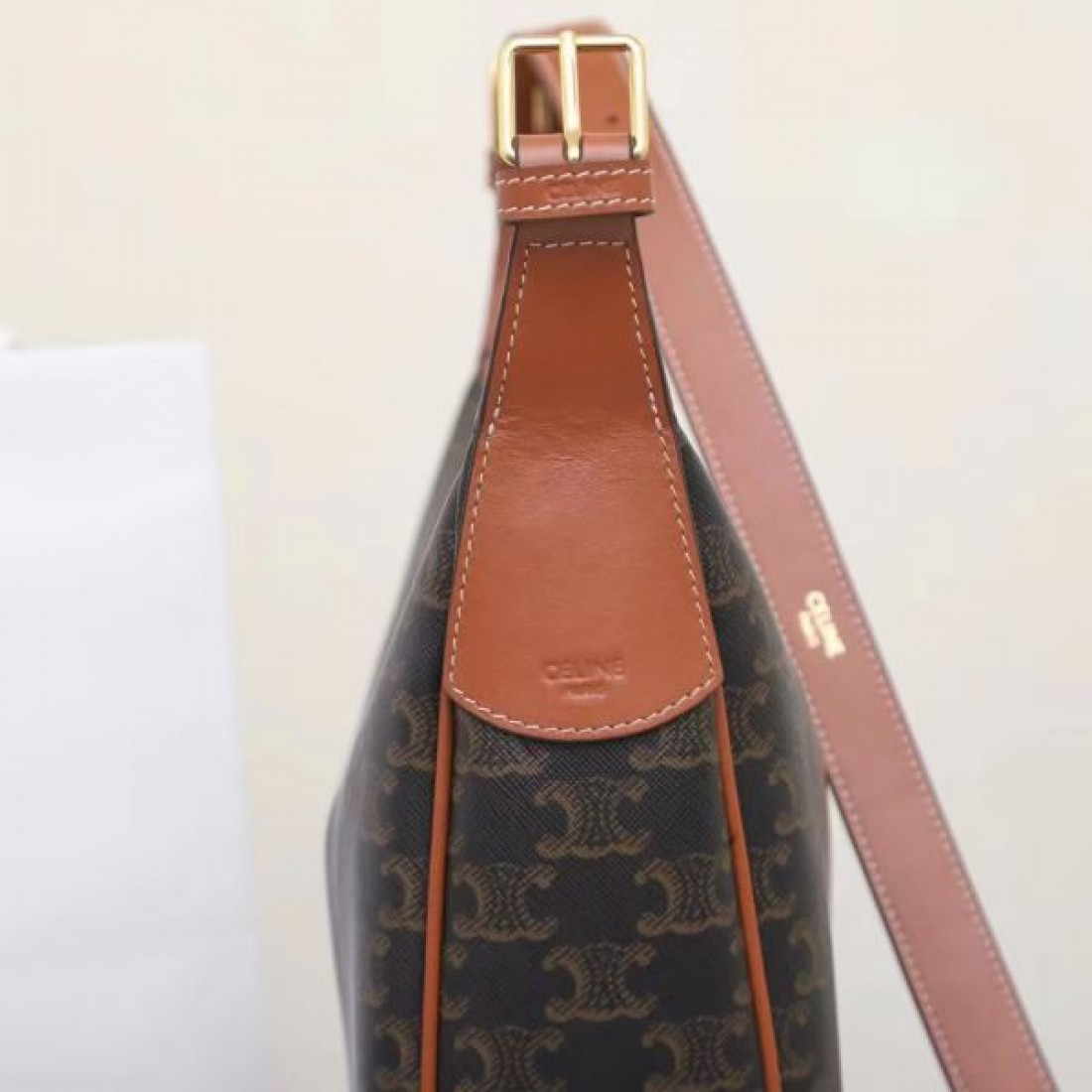 着回し力抜群 CELINE セリーヌ コピー トートバッグ 売り切れ必至