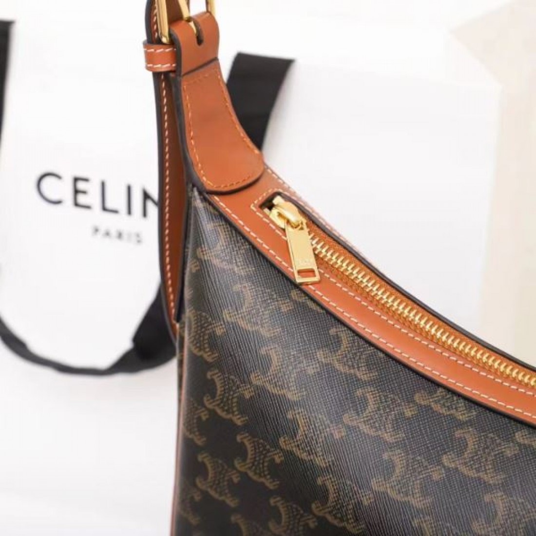 着回し力抜群 CELINE セリーヌ コピー トートバッグ 売り切れ必至