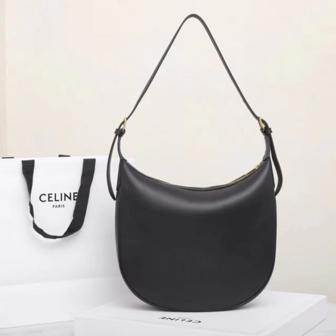 一目瞭然人気ブランド CELINE セリーヌ コピー トートバッグ SNS映え間違いなし