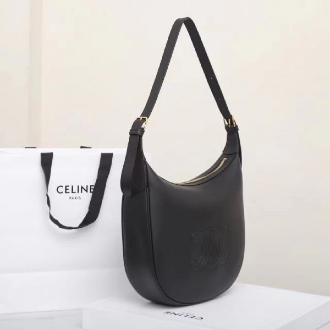 一目瞭然人気ブランド CELINE セリーヌ コピー トートバッグ SNS映え間違いなし