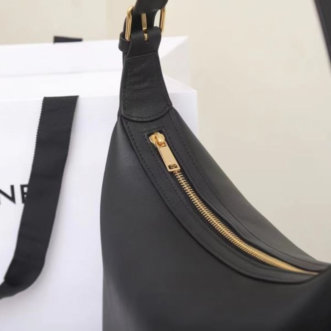 一目瞭然人気ブランド CELINE セリーヌ コピー トートバッグ SNS映え間違いなし