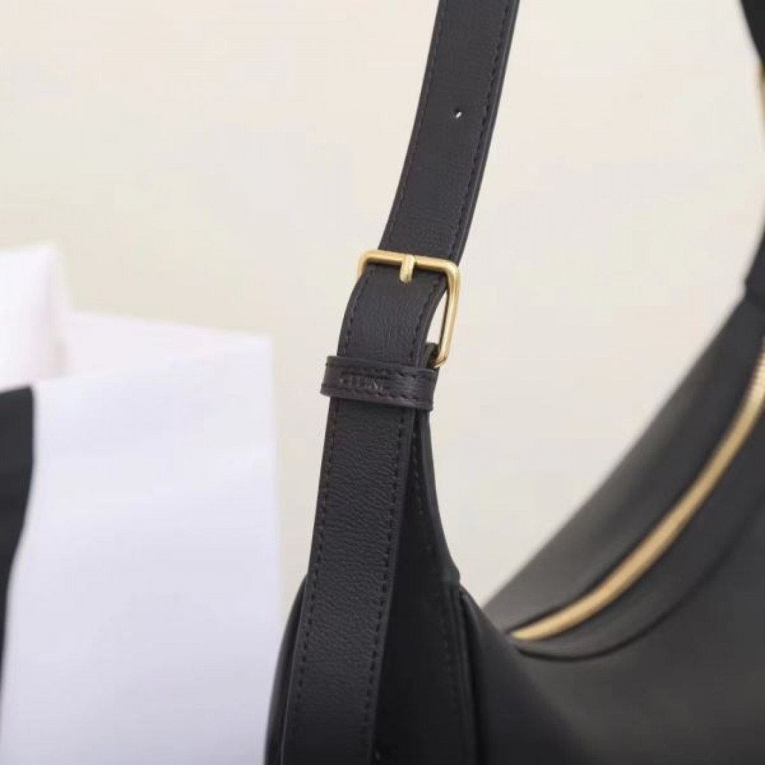 一目瞭然人気ブランド CELINE セリーヌ コピー トートバッグ SNS映え間違いなし