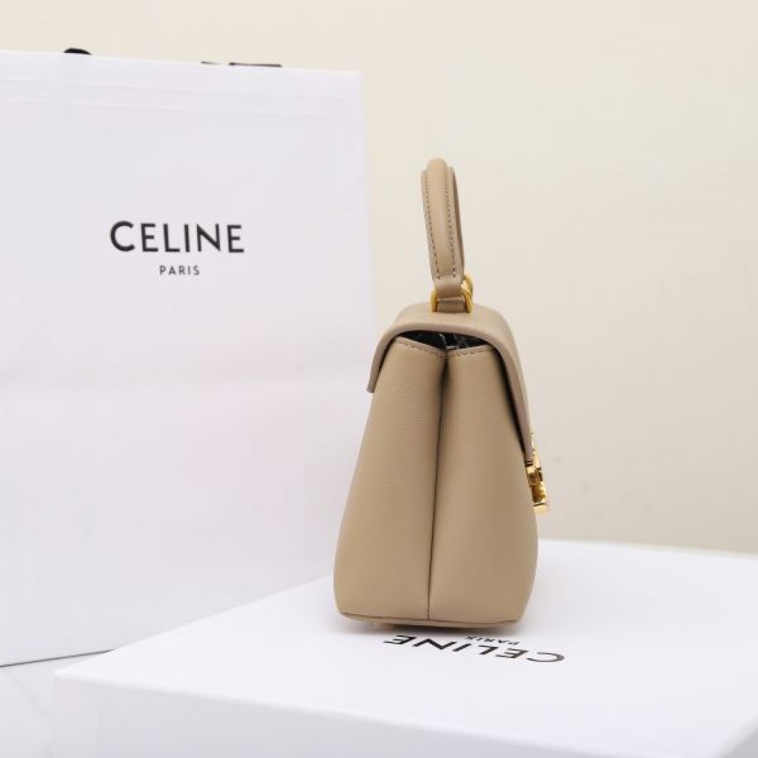 引き続き新品を楽しい CELINE セリーヌ コピー トートバッグ 続々とお目見える