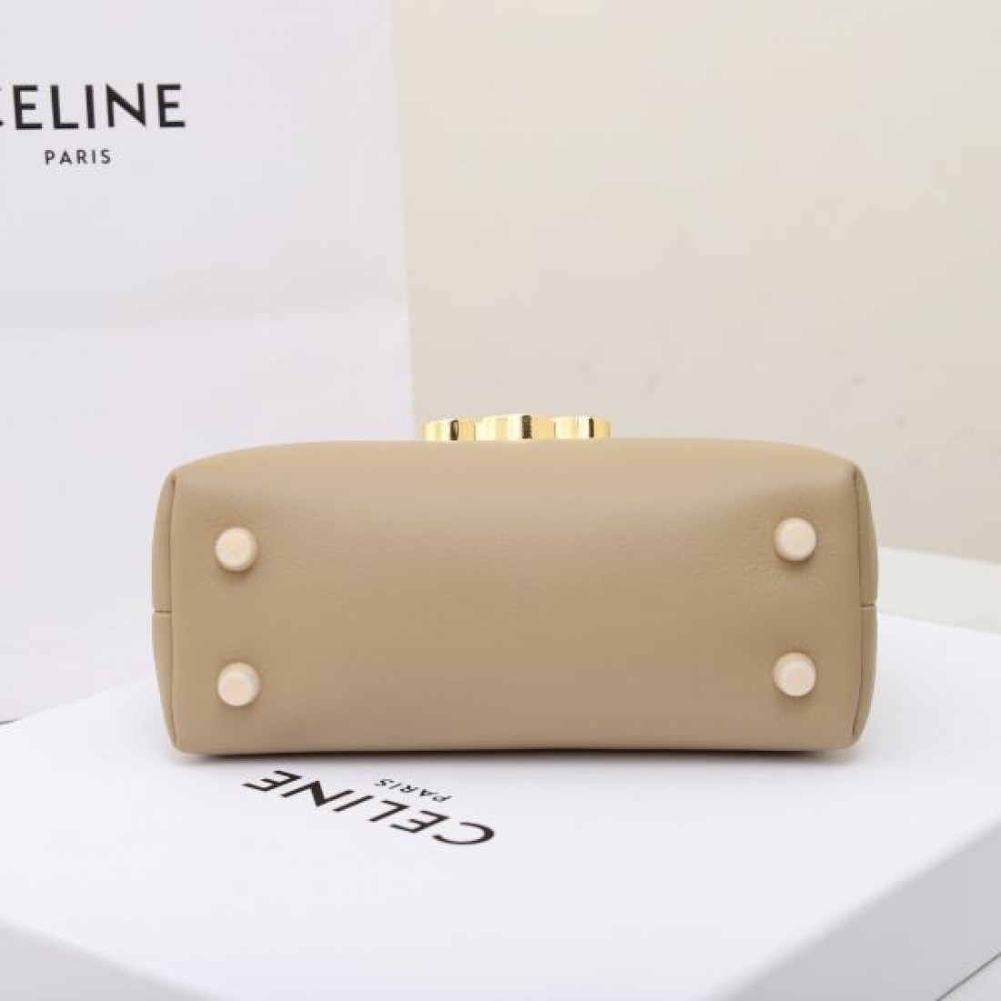 引き続き新品を楽しい CELINE セリーヌ コピー トートバッグ 続々とお目見える