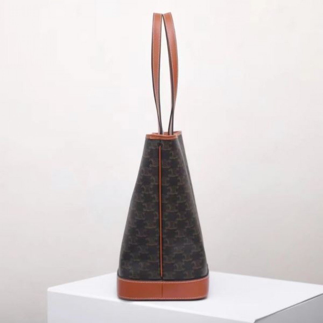 オシャレスタイルは今季も CELINE セリーヌ コピー トートバッグ コスパ最強新作におすすめ