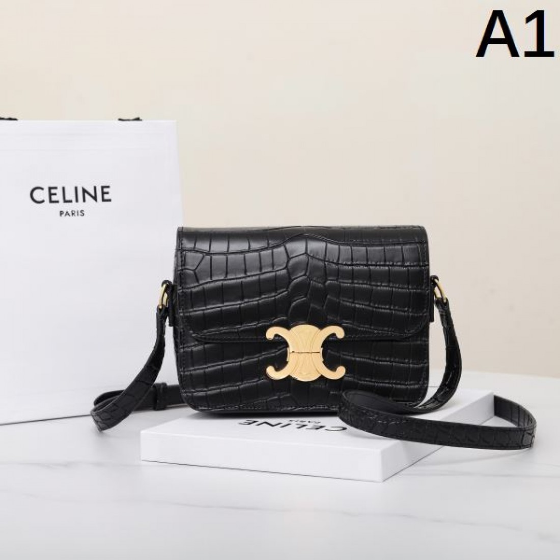 落ち着きと機能美 CELINE セリーヌ コピー ショルダーバッグ 上品なライフスタイルに