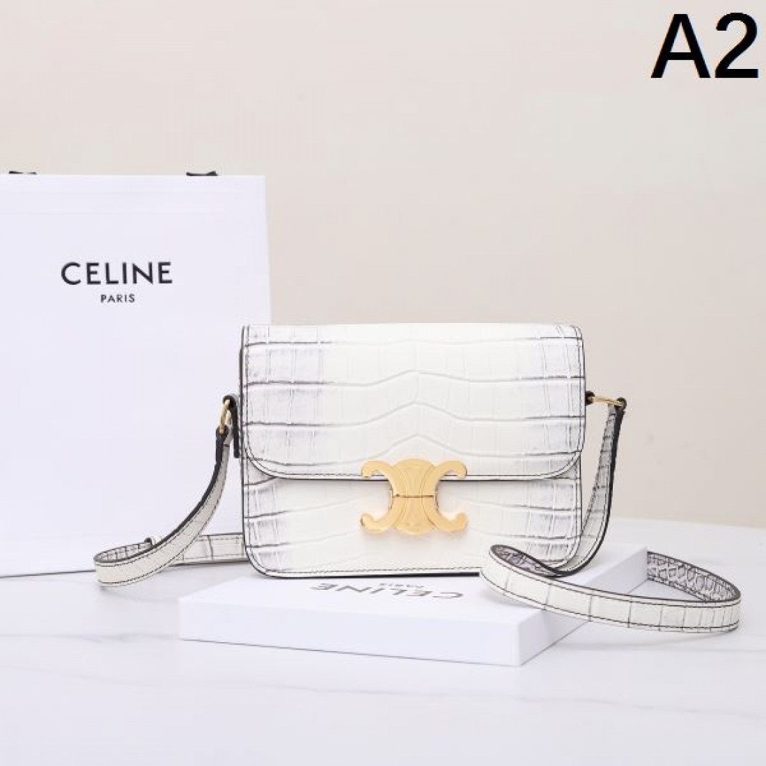 落ち着きと機能美 CELINE セリーヌ コピー ショルダーバッグ 上品なライフスタイルに