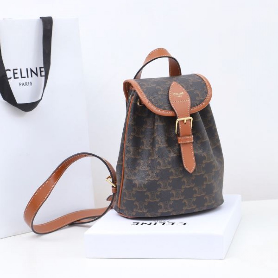 トレンディで魅力的な CELINE セリーヌ コピー バックパック エレガンス 